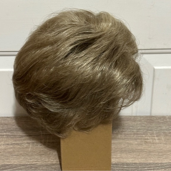 New Paula Young Wig Grace-A‎ Color 24/14 Light Brown main image 6
